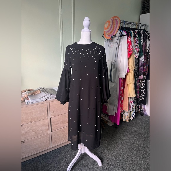 BYRD Modest Black & Ombre Embroidered White Pearl Chiffon Midi Knee-Length Dress - Picture 6 of 16